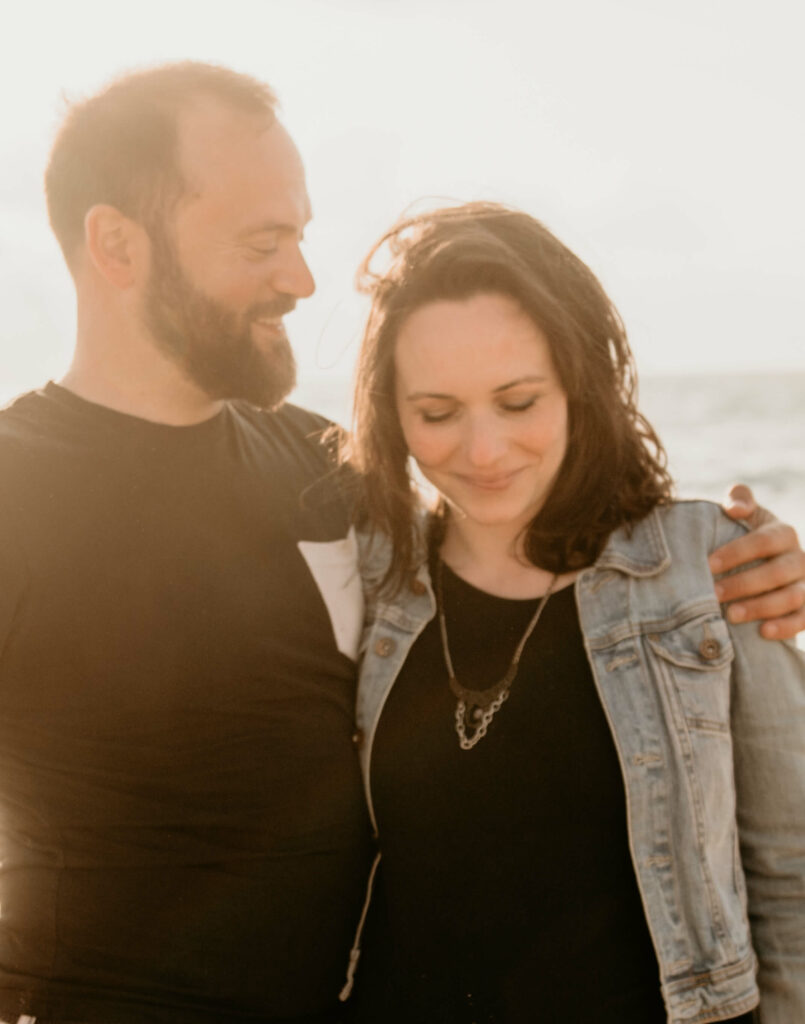 Aline et Antoine propriétaire du Gîte les Maisons du Boham avec la longère et la Maison des Noix en Dordogne